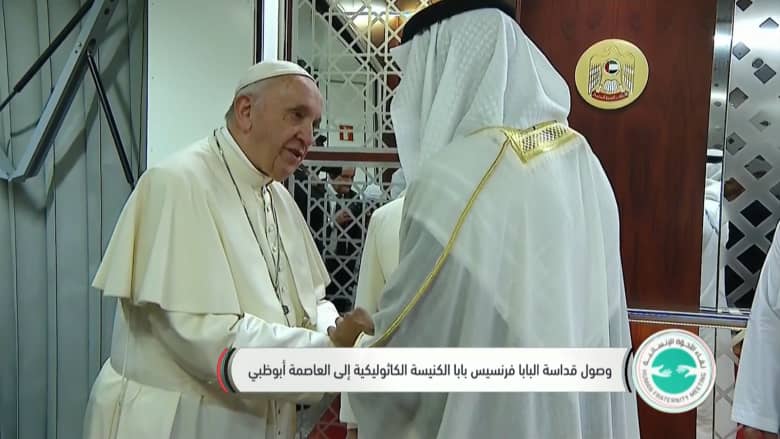 وصول البابا فرانسيس إلى العاصمة أبوظبي