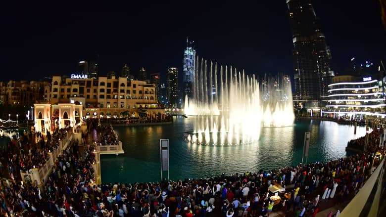 في دبي.. إليك ما وراء كواليس أطول نافورة راقصة في العالم