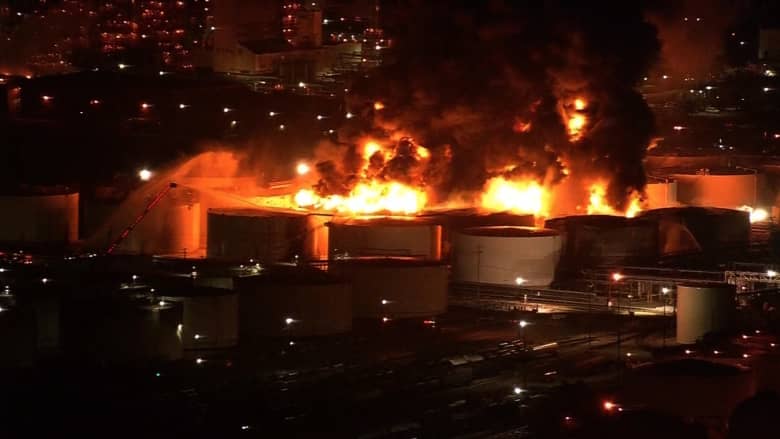حريق يلتهم محطة "بتروكيماويات" في هيوستن مشتعل منذ 24 ساعة
