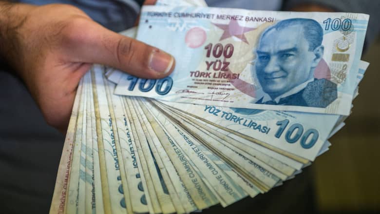 الليرة التركية في مواجهة جديدة مع الدولار الأمريكي