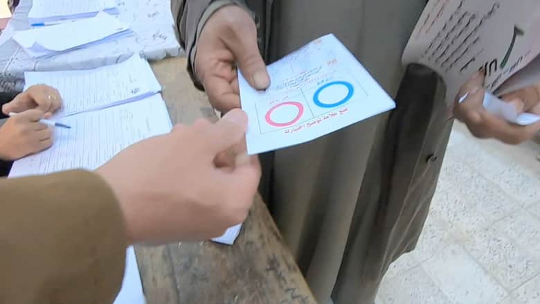 المصريون يصوتون في استفتاء قد يسمح للسيسي بالحكم حتى 2030