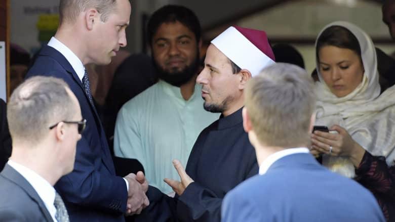 الأمير ويليام في مسجد النور: الإرهابي فشل في زرع الانقسام