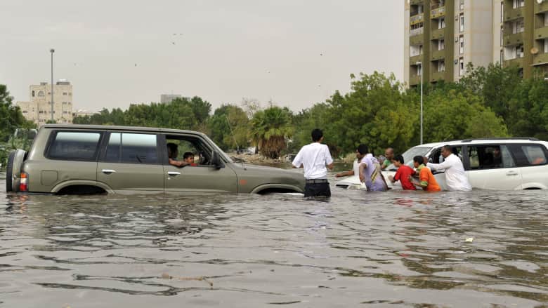شاهد.. فيضانات تجتاح عدة مناطق في السعودية
