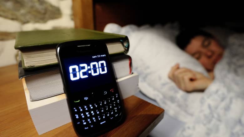 الهواتف الذكية تؤثر على نمط نومك..تجنبها بهذه الطرق