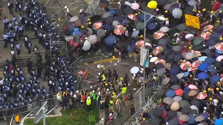 بدأت بمليون متظاهر.. احتجاجات متواصلة في هونغ كونغ ضد الصين