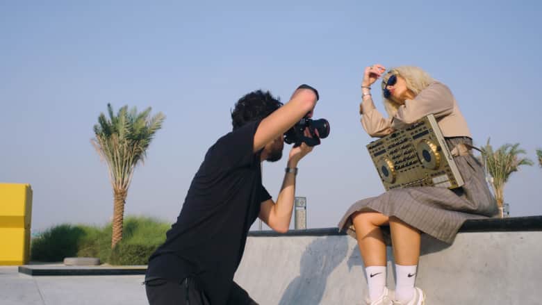 مصور فرنسي في دبي..ما هي أجمل الصور التي التقطها؟