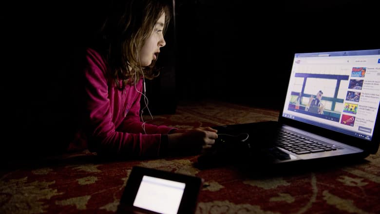كيف يصبح يوتيوب منصة آمنة للأطفال؟ مسؤول بالشركة يجيب لـCNN