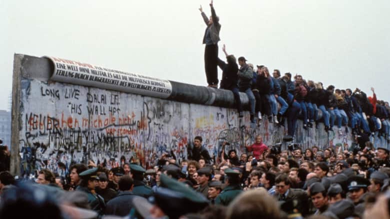 جدار برلين.. أسباب إنشائه وكيف تم هدمه؟