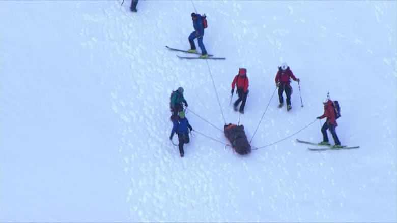 مراهق ينجو بعد سقوطه 500 قدم من جبل في الولايات المتحدة