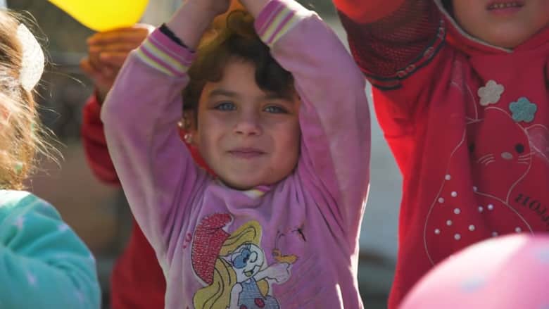 أطفال إدلب.. معاناة إنسانية تزيد من وطأتها الحرب