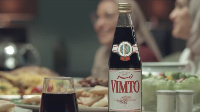 يقدم 500 مليون كوب منه في رمضان.. ما سر شعبية شراب "فيمتو" خلال الشهر؟