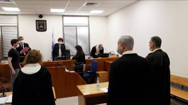نتنياهو ينتقد الإعلام والقضاء بأولى جلسات محاكمته: الاتهامات "وهمية وكاذبة"