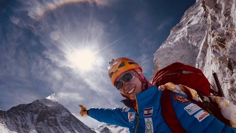 بعد تسلق أعلى قمة في العالم.. جويس عزام تستعد للتحدي الأكبر للمستكشفين