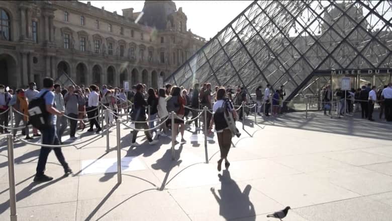 بعد 4 أشهر من الإغلاق .. متحف اللوفر في فرنسا يعيد فتح أبوابه