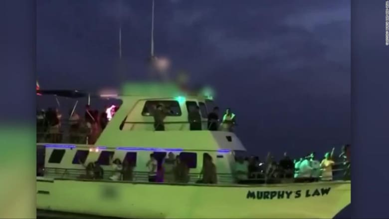بالفيديو.. حفلة مكتظة على قارب وسط جائحة كورونا في أمريكا