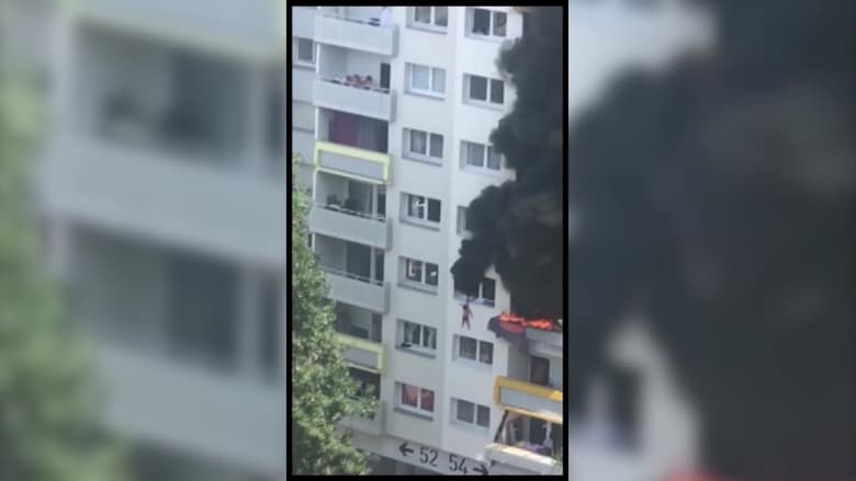 طفلان يقفزان من الطابق الثالث هرباً من حريق بشقة مشتعلة في فرنسا