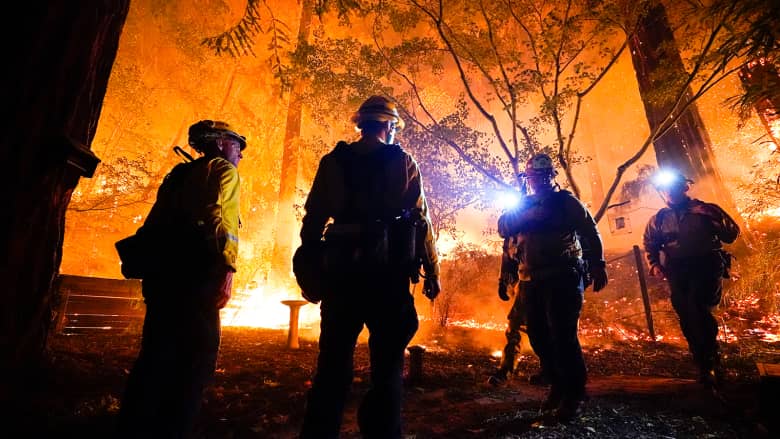 لم تشهد مثلها منذ 90 عاماً.. أكثر من 500 حريق في ولاية كاليفورنيا