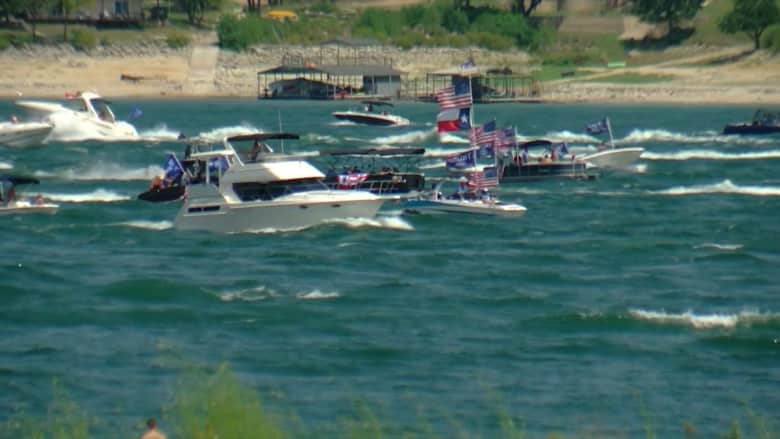 غرق قوارب أثناء عرض لدعم ترامب في بحيرة في تكساس