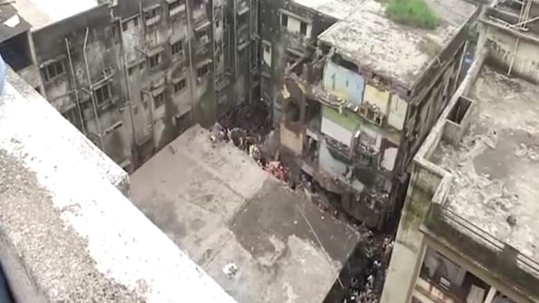 لحظة انهيار مبنى ومقتل 10 أشخاص قرب مومباي
