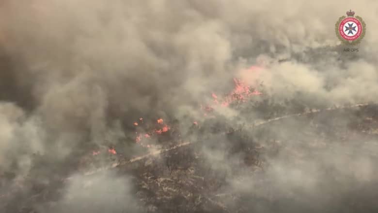 مقاطع فيديو جوية تُظهر كيفية اندلاع حريق في أكبر جزيرة رملية في العالم تابعة لأحد مواقع التراث العالمي