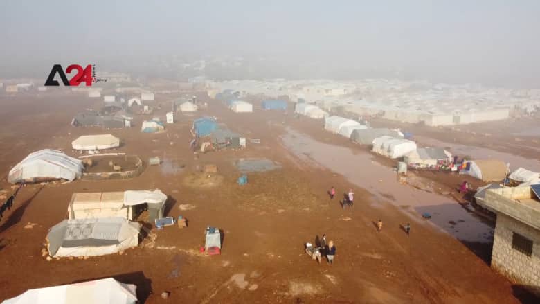 الأمطار تغرق 500 خيمة وتشرد آلاف النازحين في إدلب السورية
