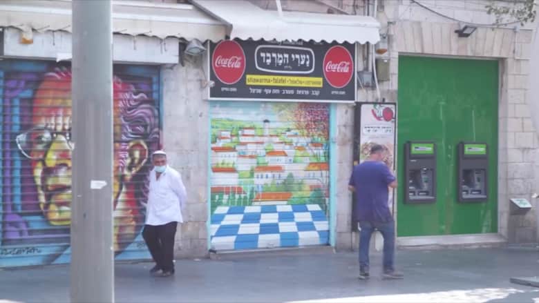 إسرائيل تدخل في إغلاق كامل للمرة الثالثة بسبب كورونا رغم حملة التلقيح