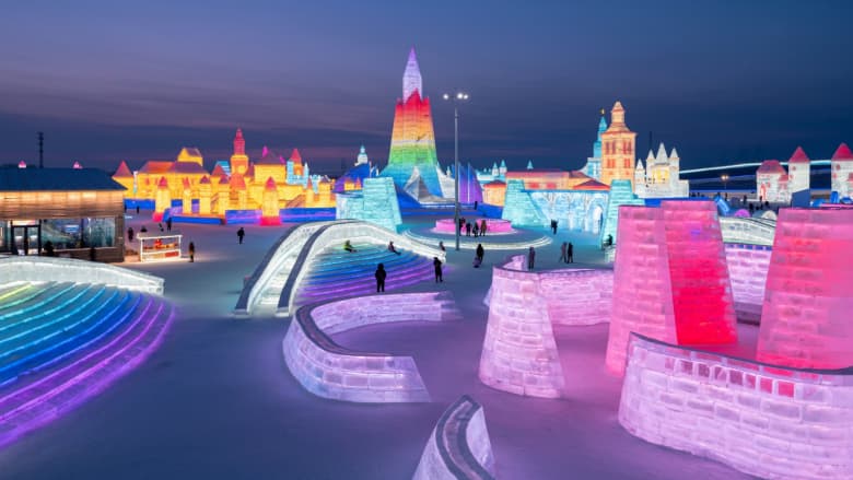 الصين.. شاهد فنون النحت والإضاءة في أكبر مهرجان للثلج والجليد في العالم