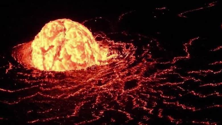 ظاهرة غريبة.. نافورة من الحمم البركانية تظهر في هاواي على شكل قبّة