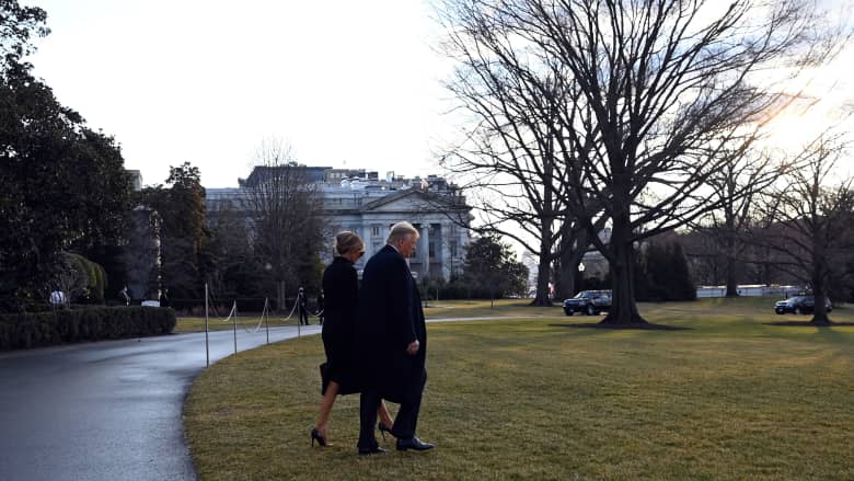 لحظة مغادرة دونالد ترامب البيت الأبيض بعد انتهاء ولايته الرئاسية
