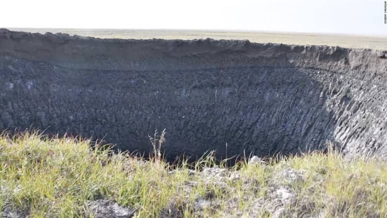 علماء روس يكشفون لغز حفر غامضة ظهرت في سيبيريا