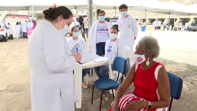البرازيل تطلق تجربة غير مسبوقة لتطعيم جميع السكان البالغين بإحدى مدنها