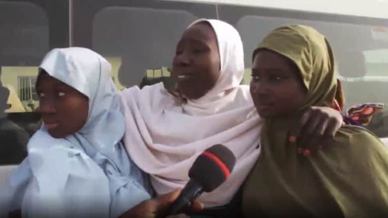 كاميرا CNN ترصد لحظات مؤثرة لطالبات نيجيريا المختطفات مع عائلاتهن