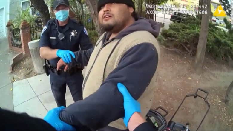 فيديو يظهر اعتقال شاب بكاليفورنيا قبل وفاته لاحقا بالمستشفى