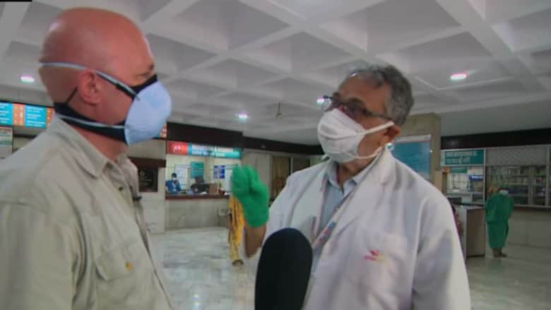 "لا نحصل على إمدادات كافية من الأكسجين".. CNN تتحدث إلى طبيب على الخطوط الأمامية لأزمة فيروس كورونا في الهند