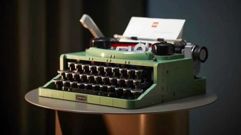"ليغو" تطلق آلة كاتبة كلاسيكية مصنوعة كلياً من قطع تركيبها