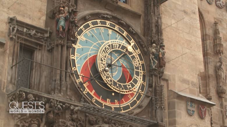في مدينة الـ100 برج.. ألق نظرة داخل أقدم ساعة فلكية في العالم لا تزال تعمل