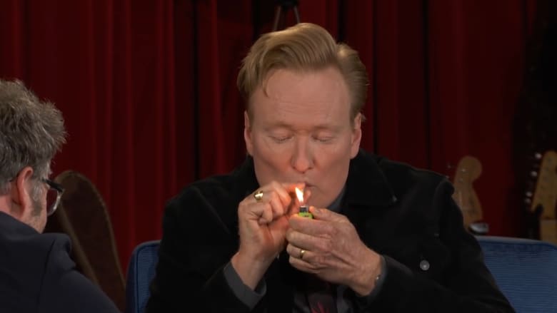 شاهد.. كونان أوبريان يدخن الحشيش على الهواء في إحدى أواخر حلقاته على TBS