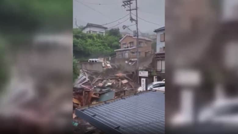 من زاوية جديدة.. كاميرا توثق لحظة وقوع الانهيار الأرضي في اليابان 