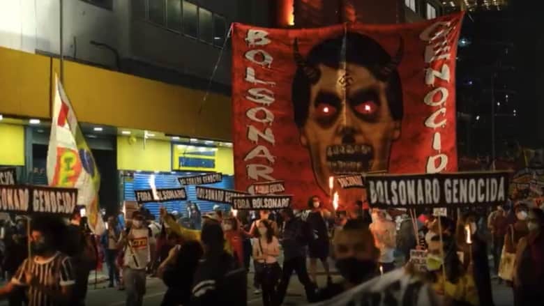 احتجاجات مناهضة لبولسونارو في أنحاء البرازيل.. هل يطيح كورونا بالرئيس؟