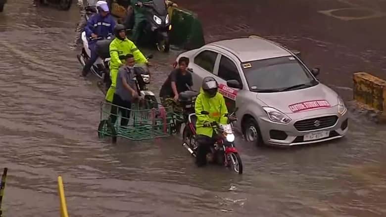 مصرع شخص ونزوح الآلاف بعد فيضانات هائلة بالفلبين