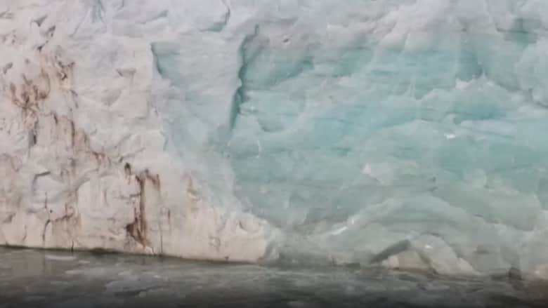 قد يهدد الأرض.. شاهد ذوبان جبل جليدي عملاق يكفي لغمر فلوريدا بأكملها في غرينلاند