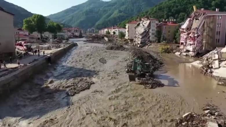 مع استمرار عمليات الإنقاذ.. أضرار جسيمة من الفيضانات القاتلة في تركيا