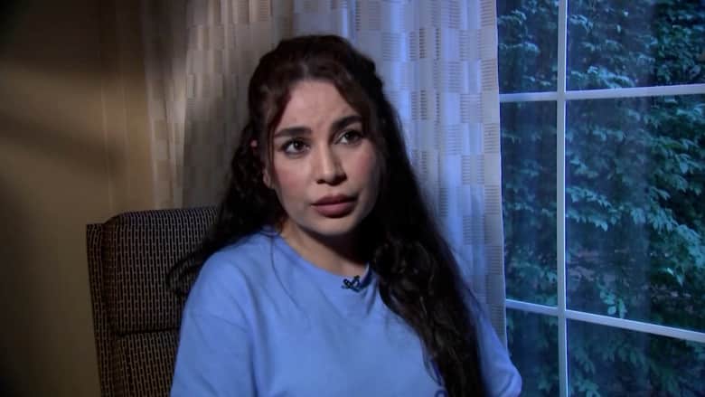 مغنية أفغانية واجهت طالبان أثناء الفرار: كنت أرتجف واعتقدت أنها نهايتي