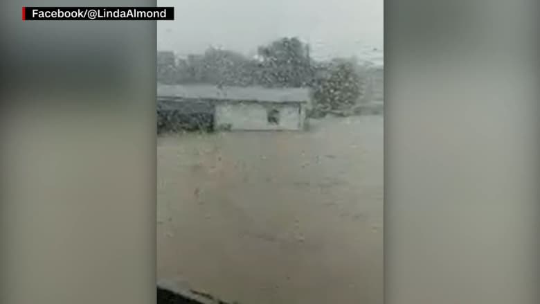 سيدة توثق آخر لحظات حياتها عبر بث حي على فيسبوك أثناء تصوير فيضانات تينيسي