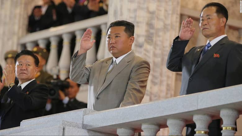 صور تبيّن كوريا الشمالية تختبر الصواريخ.. وكيم جونغ أون يعاود الظهور بجسد نحيل