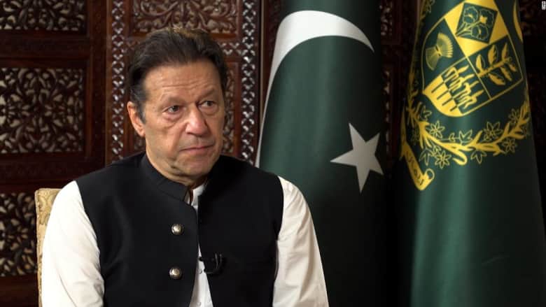 شاهد.. كيف رد رئيس وزراء باكستان على سؤال لـCNN حول الوضع في أفغانستان