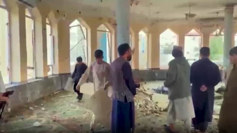 بعد مقتل عشرات المصلين في مسجد بأفغانستان.. هل يهدد داعش حكم طالبان؟