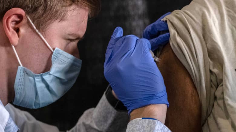 كيف يمكن لسياسات التطعيم في فرنسا أن تكون درسًا قيمًا للدول الأخرى التي تكافح لتطعيم سكانها؟