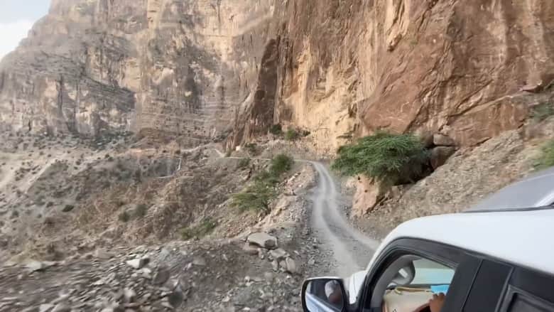 أحد أخطر الطرق الجبلية بسلطنة عمان
