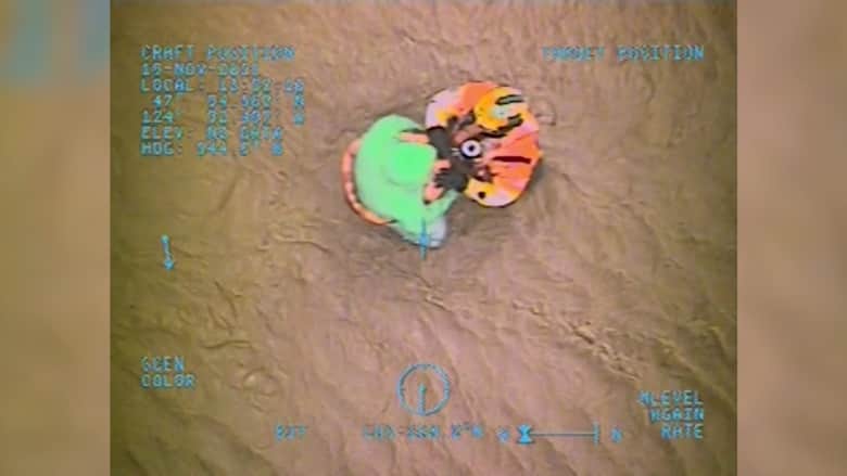 فيديو يُظهر عمليات إنقاذ دراماتيكية لعائلة حاصرتها فيضانات ضربت واشنطن